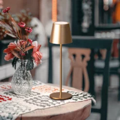 Lámpara de mesa LED recargable Viletto, marrón café, IP54
