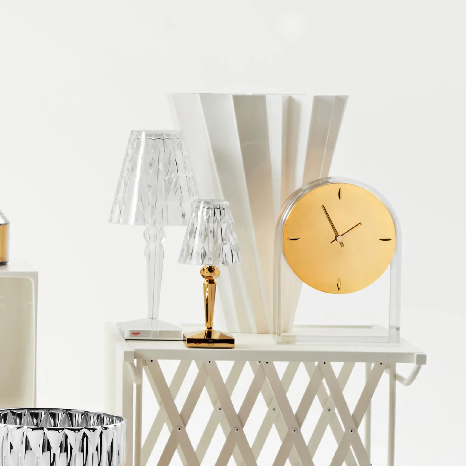 Lámpara de mesa LED recargable Kartell Battery, 26 cm, color dorado, IP54