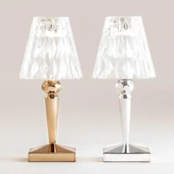 Lámpara de mesa LED recargable Kartell Battery, 30 cm, color cromo, IP54