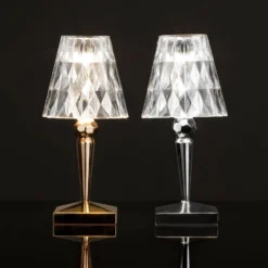 Lámpara de mesa LED recargable Kartell Battery, 30 cm, color cromo, IP54