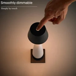 lámpara de mesa LED recargable Thala, blanco/negro, IP65, 24 cm
