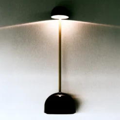 Lámpara de mesa LED recargable MARSET Sips, marrón/dorado, 31 cm, acero