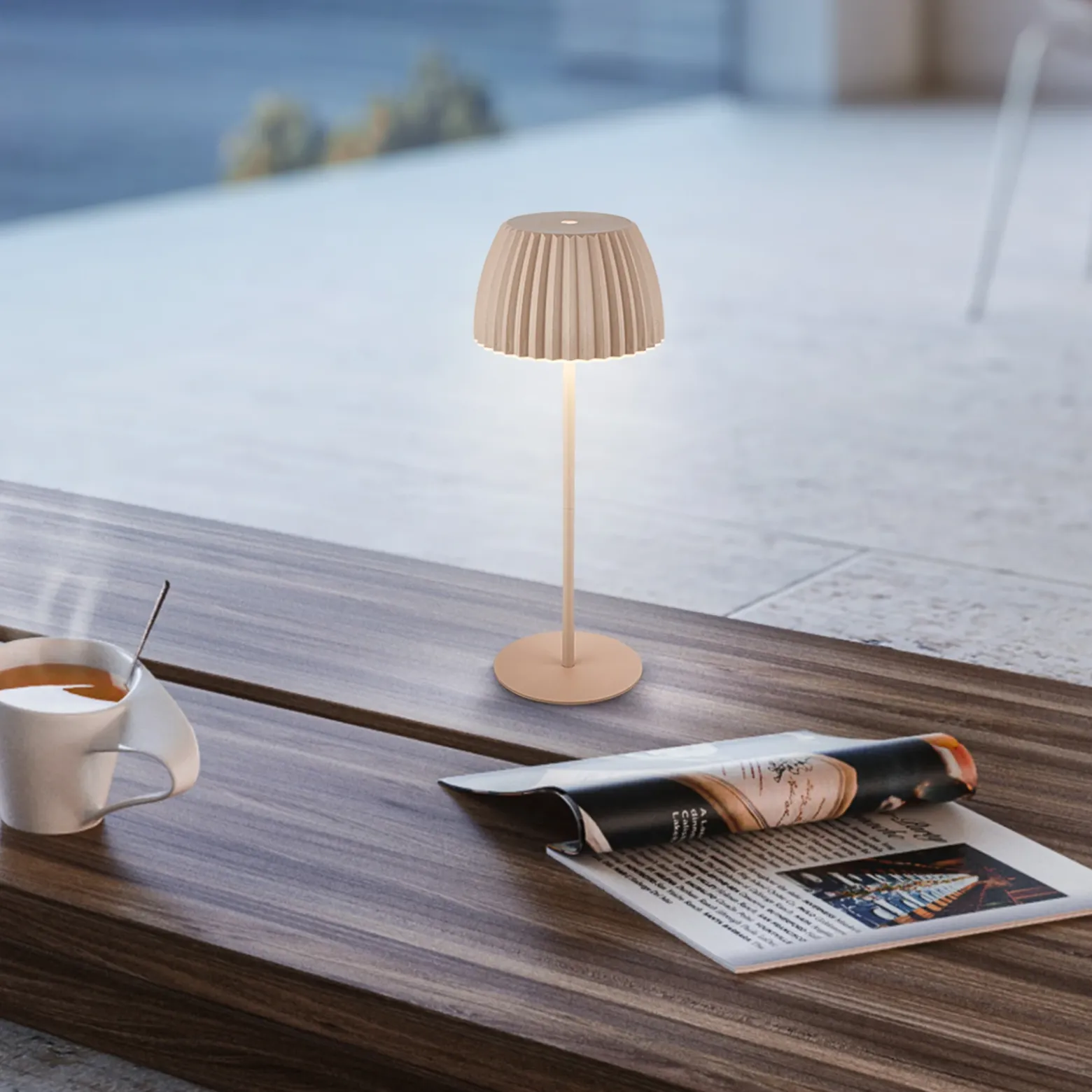 Lámpara de mesa LED recargable Brilo unplugged Riffle, 36 cm, beige