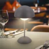 Lámpara de mesa LED recargable Kugle, antracita, metal, IP44, atenuable.