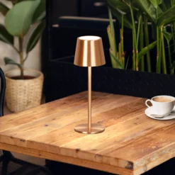 Lámpara de mesa LED recargable Roxi, color cobre, metal, IP54, atenuador