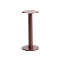 Lámpara de mesa LED recargable HOST PORTABLE de HAY, color rojo óxido, 22 cm,