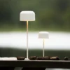 Lámpara de mesa LED recargable Lille, altura 36 cm, blanca, IP54, USB