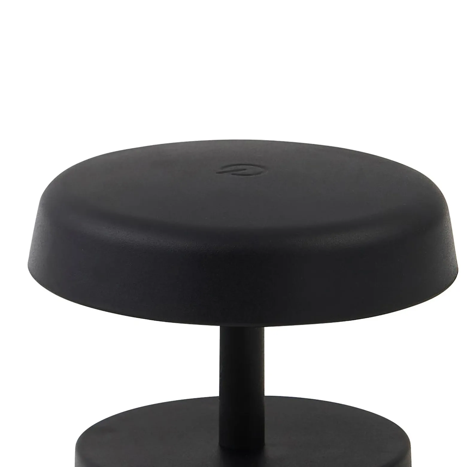 Lámpara de mesa Lindby LED recargable Nalani, 10 cm de altura, IP44, atenuable