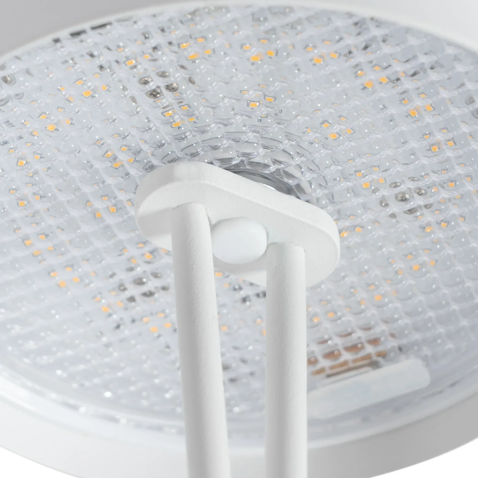 Lámpara de mesa Lindby LED recargable Janea CROSS, blanca, metal