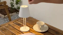 Lámpara de mesa Lindby LED recargable Janea TWIN, blanca, metal