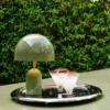 Lámpara de mesa recargable BELL PORTABLE de Tom Dixon, verde musgo, 28 cm, IP44