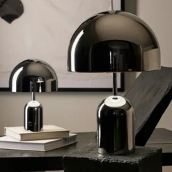 Lámpara de mesa recargable BELL PORTABLE de Tom Dixon, negra, 28 cm, IP44