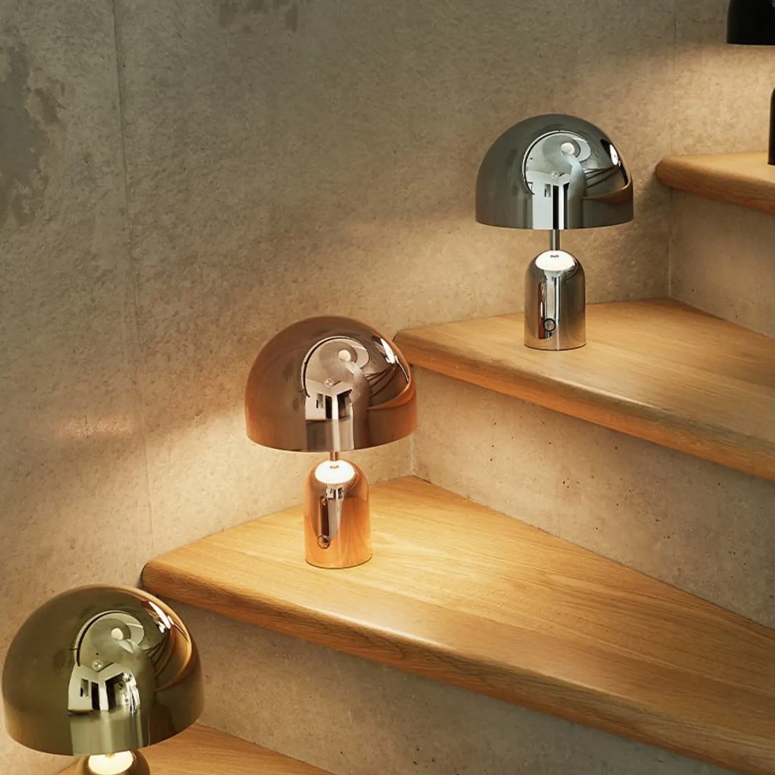 Lámpara de mesa recargable BELL PORTABLE de Tom Dixon, cobre, 28 cm IP44