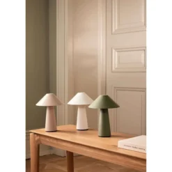 Lámpara de mesa recargable Cannes de Globen Lighting, beige, 26 cm IP44