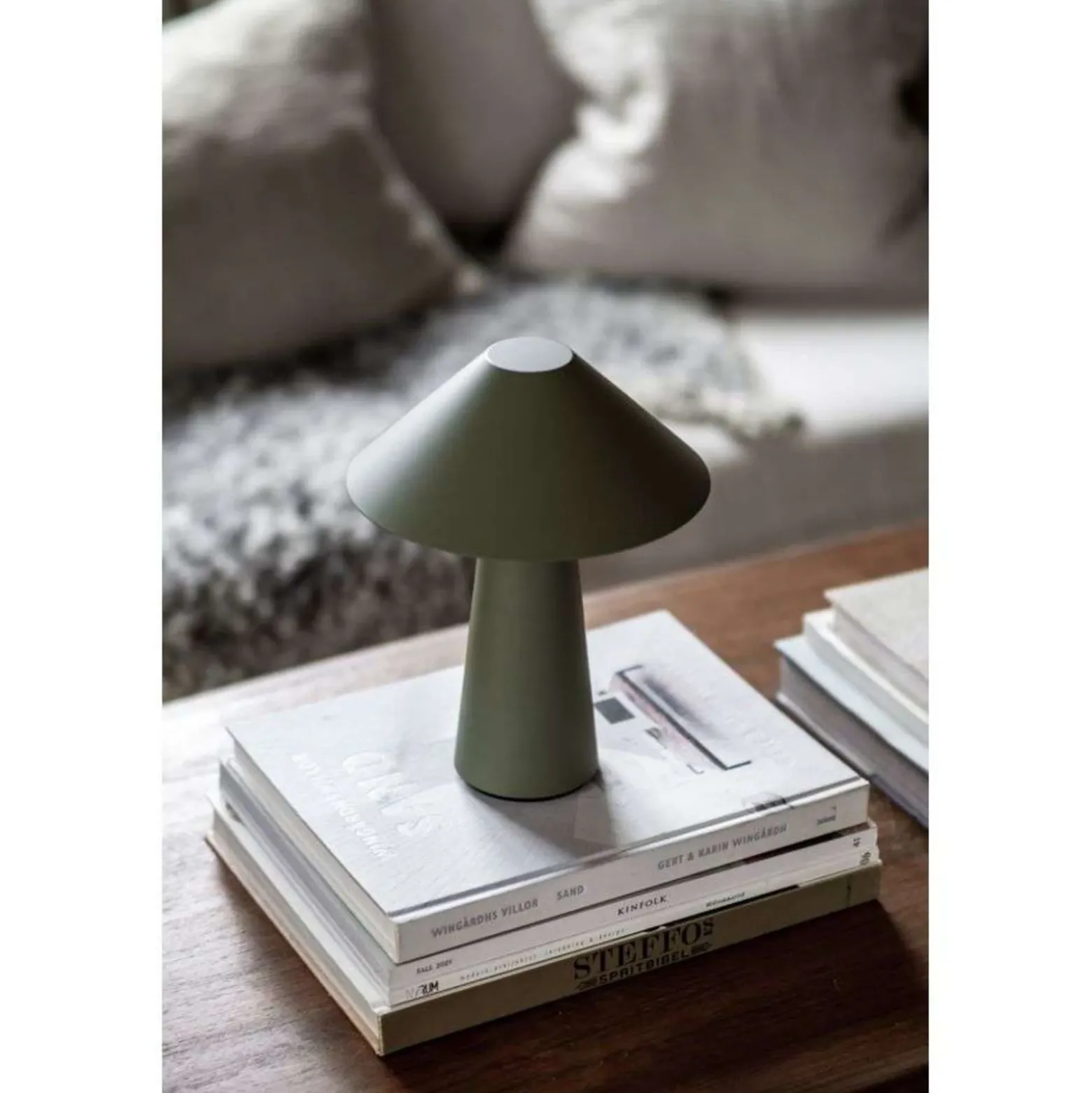 Lámpara de mesa recargable Globen Lighting Cannes, verde, 26 cm IP44