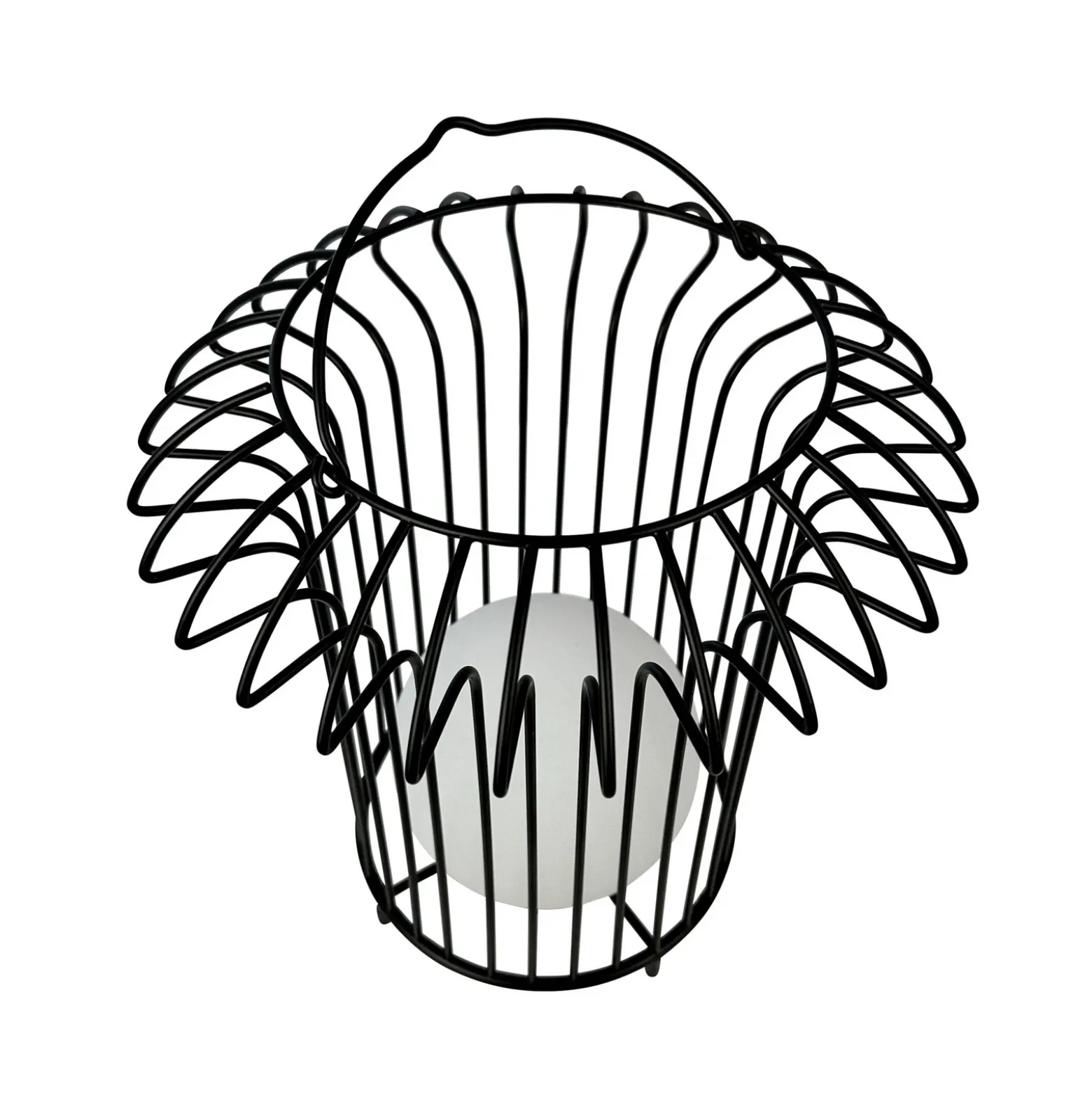 Lámpara de mesa recargable LED Basket de Dyberg Larsen, negra, metal
