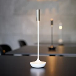 Lámpara de mesa recargable Nucandle LED, blanco/plata, IP54, atenuable