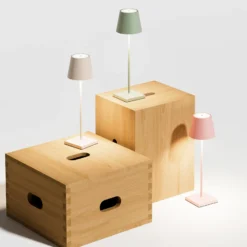 Lámpara de mesa recargable Nuindie LED, USB-C, beige, IP54, atenuable