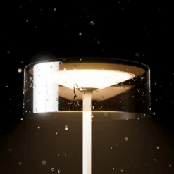 Lámpara de mesa recargable Numotion LED, dorada, cristal, IP54, atenuable