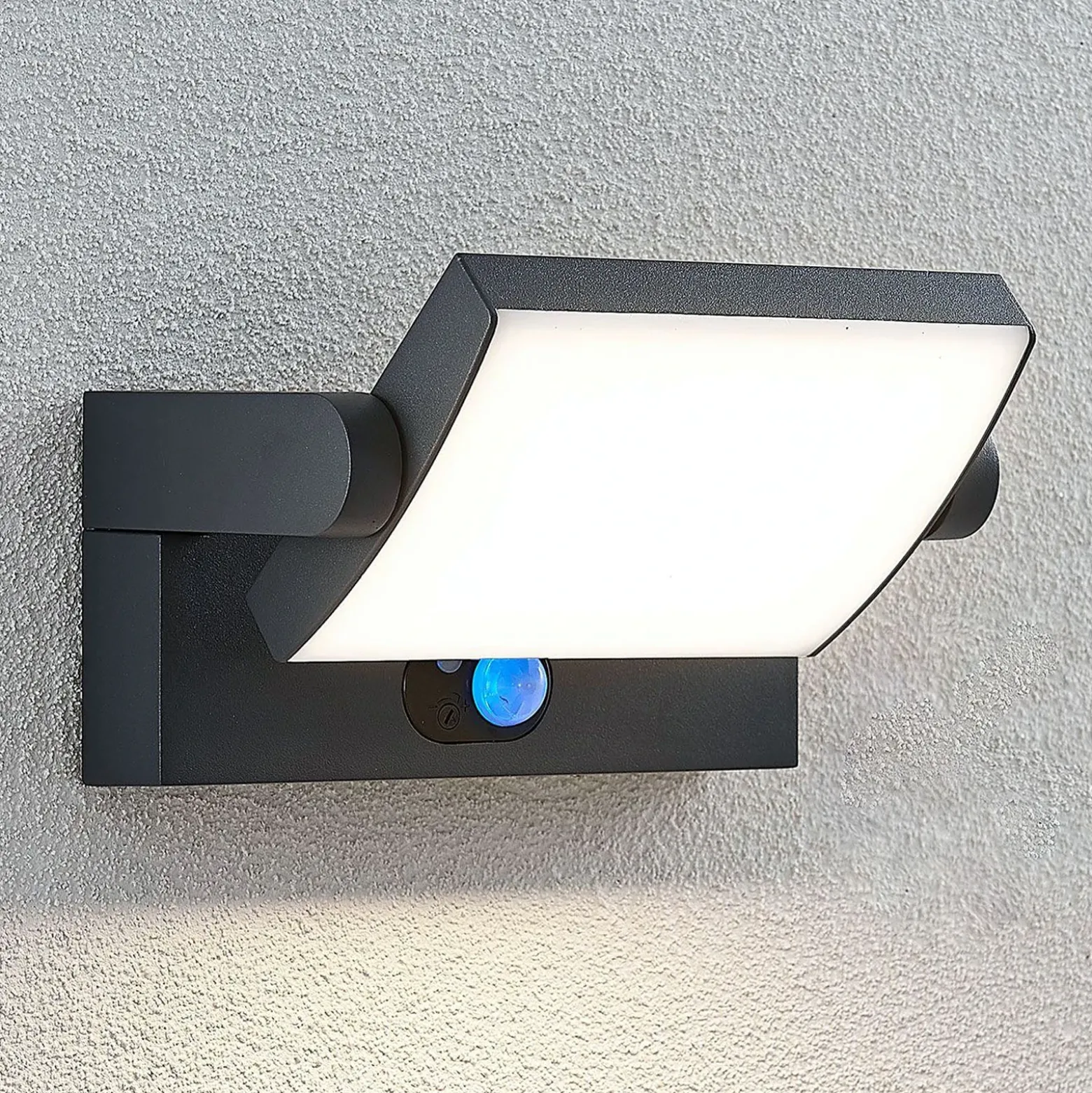 Lámpara de pared solar LED Lindby Sherin, color antracita, con sensor, IP54