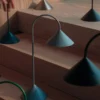 Lámpara de pie LED FRANDSEN Grasp, color latón, altura 72 cm