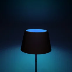 Lámpara de pie LED Pomezia para exterior USB negro