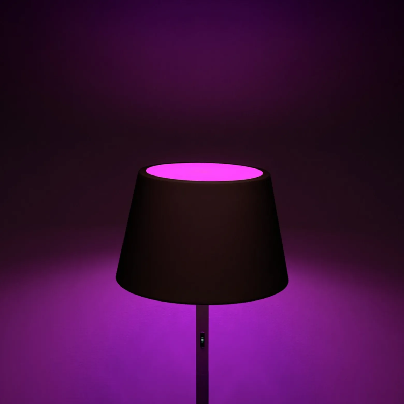 Lámpara de pie LED Pomezia para exterior USB negro