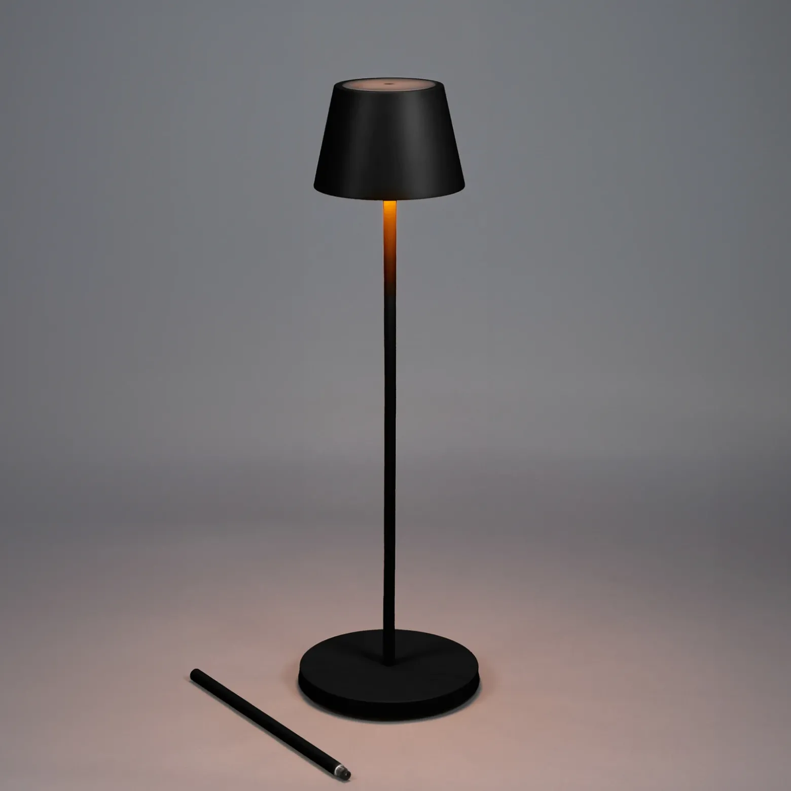 Lámpara de pie LED recargable Pomezia, negra, 124 cm, IP54, USB