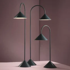 Lámpara de pie recargable LED FRANDSEN Grasp, color petróleo, 72 cm, metal