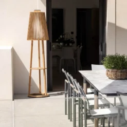 Lámpara de pie solar con sensor Tecka, teca