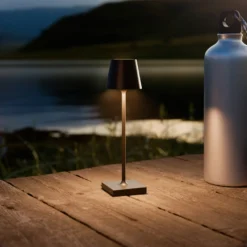 Lámpara de sobremesa recargable LED de bolsillo Nuindie, negra, IP54, atenuable