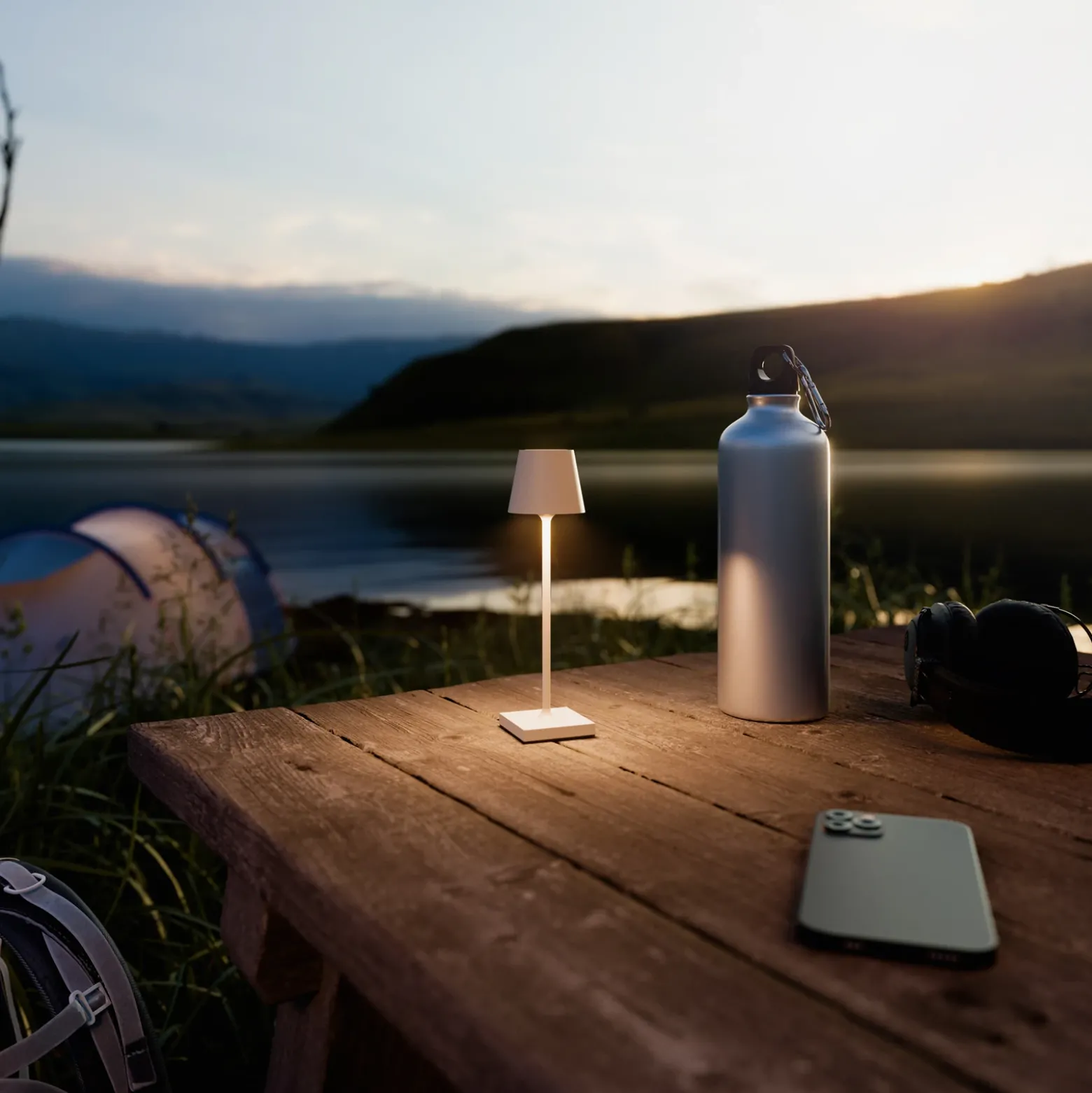 Lámpara de sobremesa recargable LED de bolsillo Nuindie, beige, IP54, atenuable