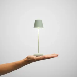 Lámpara de sobremesa recargable LED de bolsillo Nuindie, verde salvia, IP54,