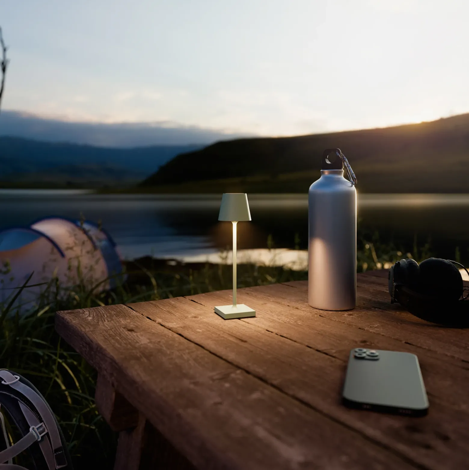 Lámpara de sobremesa recargable LED de bolsillo Nuindie, verde salvia, IP54,