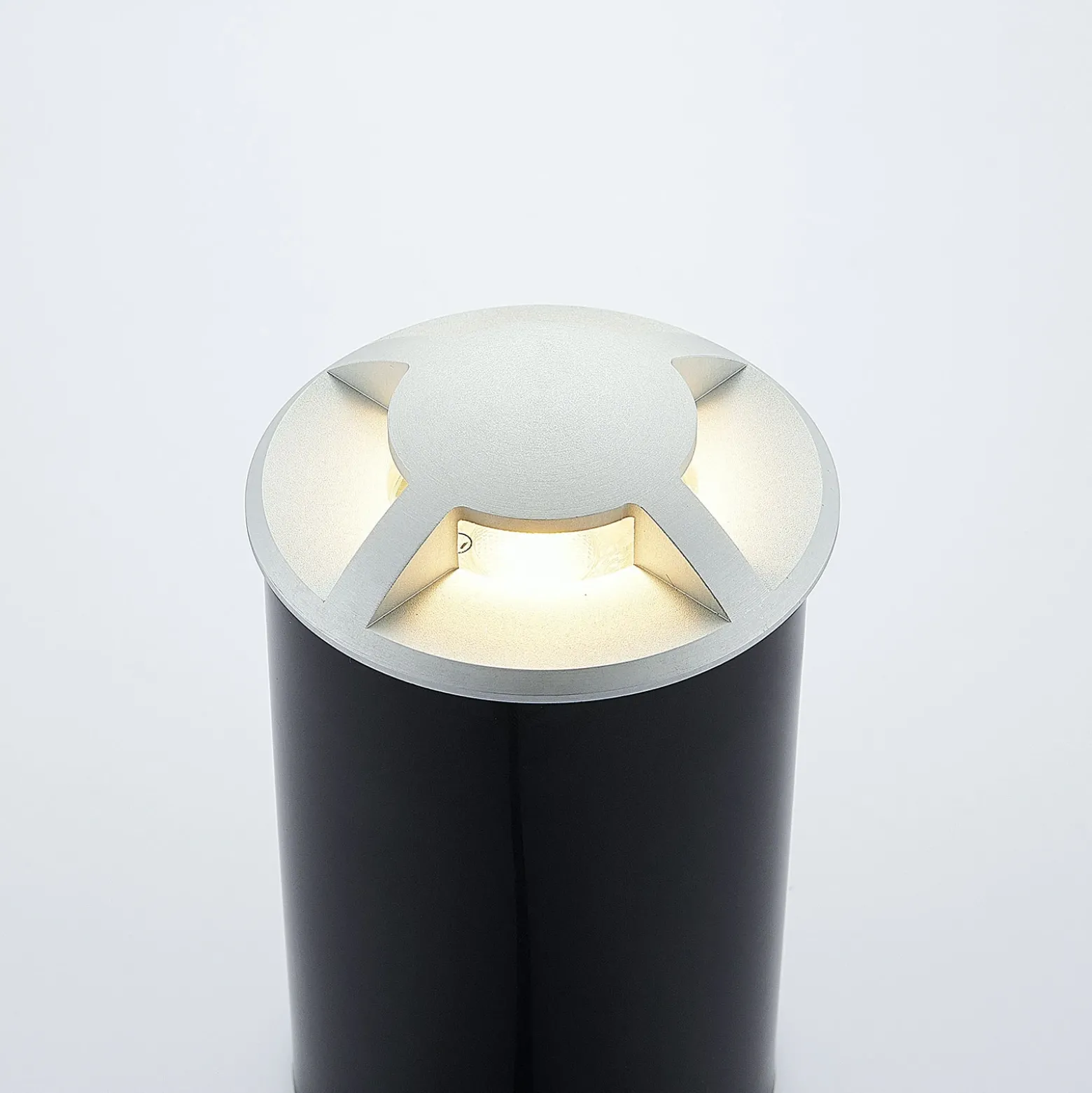 Lámpara de suelo empotrable Milara de Lucande, 4 salidas de luz, GU10