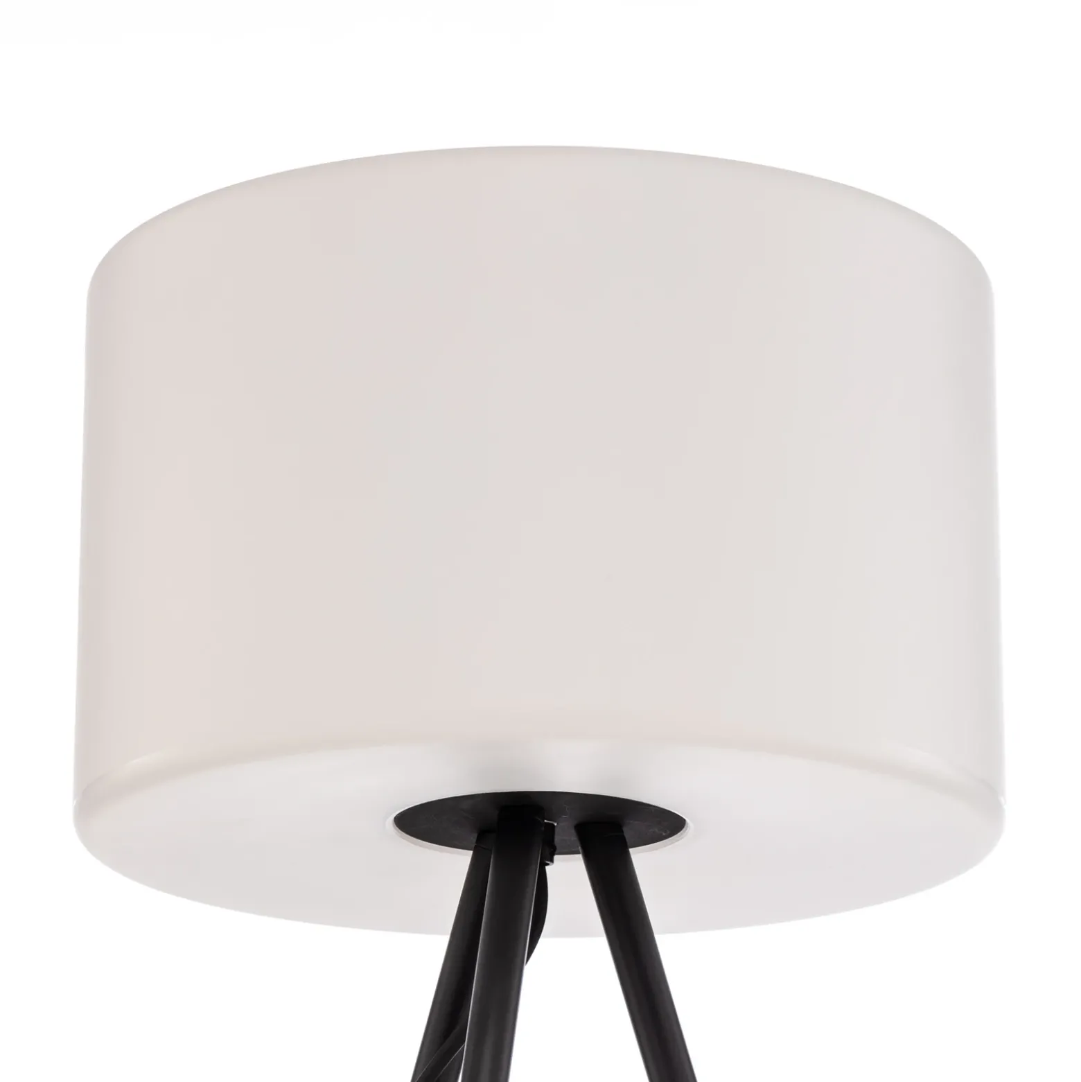 Lámpara de terraza Lucande Trivira, altura 130 cm, trípode