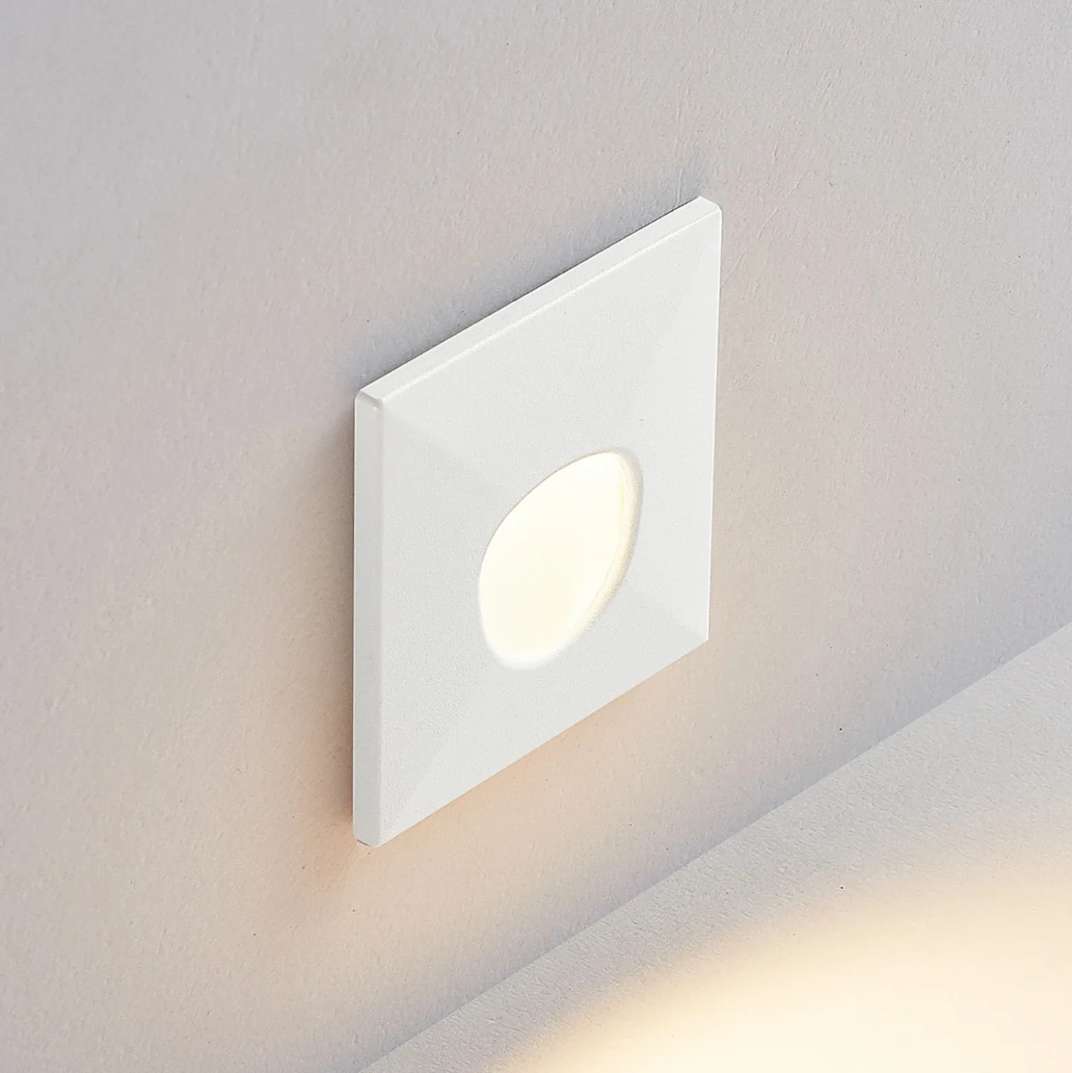 Lámpara empotrable LED Molto Luce Wall 68 R Sina IP44 SQ, blanca, CCT