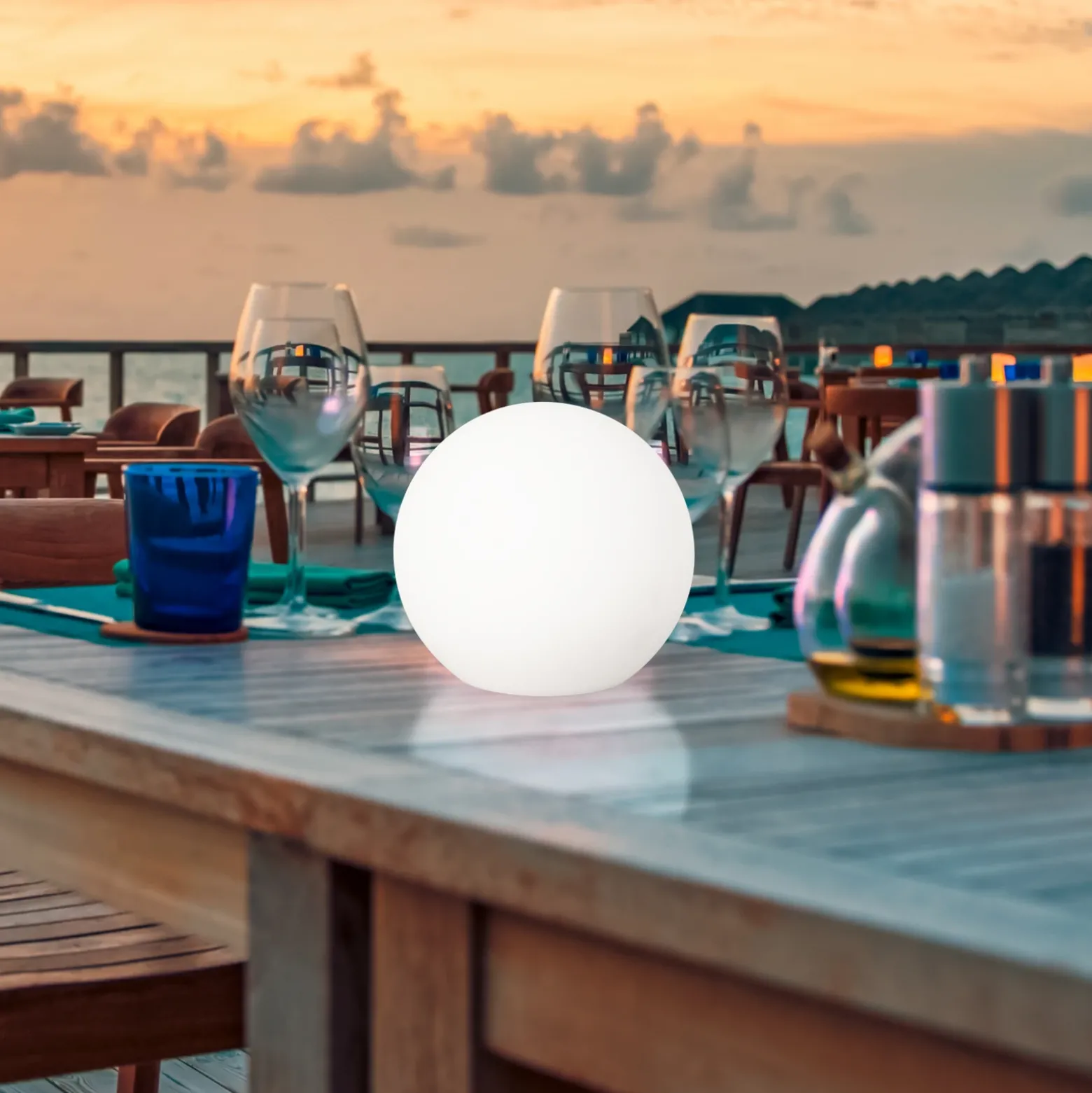 Lámpara exterior LED solar Dabus, Ø 25 cm, esfera, blanco, acrílico