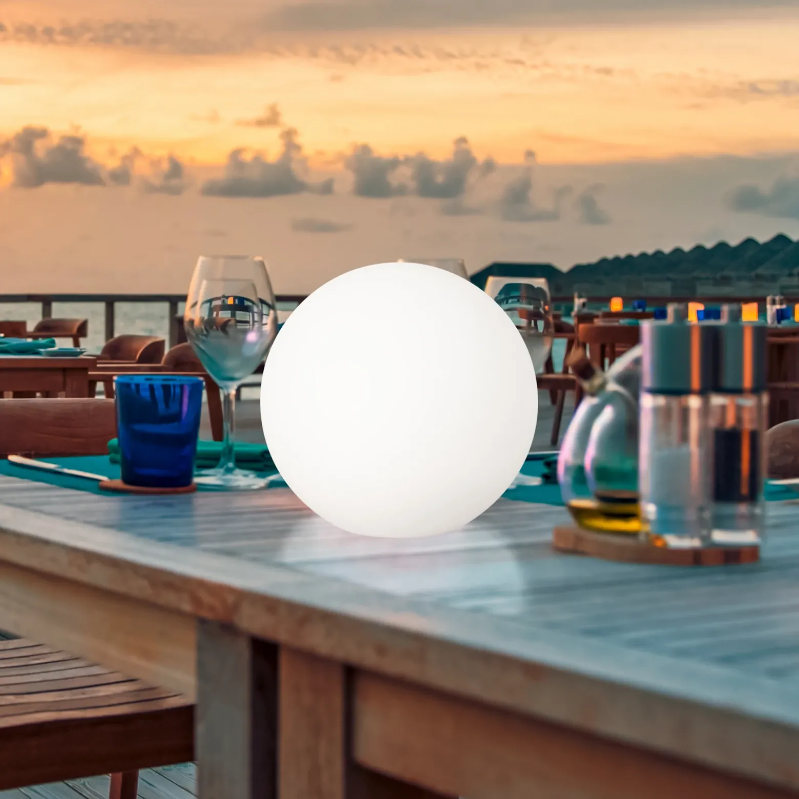 Lámpara exterior LED solar Dabus, Ø 30 cm, esférica, blanca, acrílica