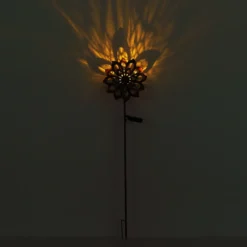 Lámpara LED con pica 36571, flor, carillón de viento, metal