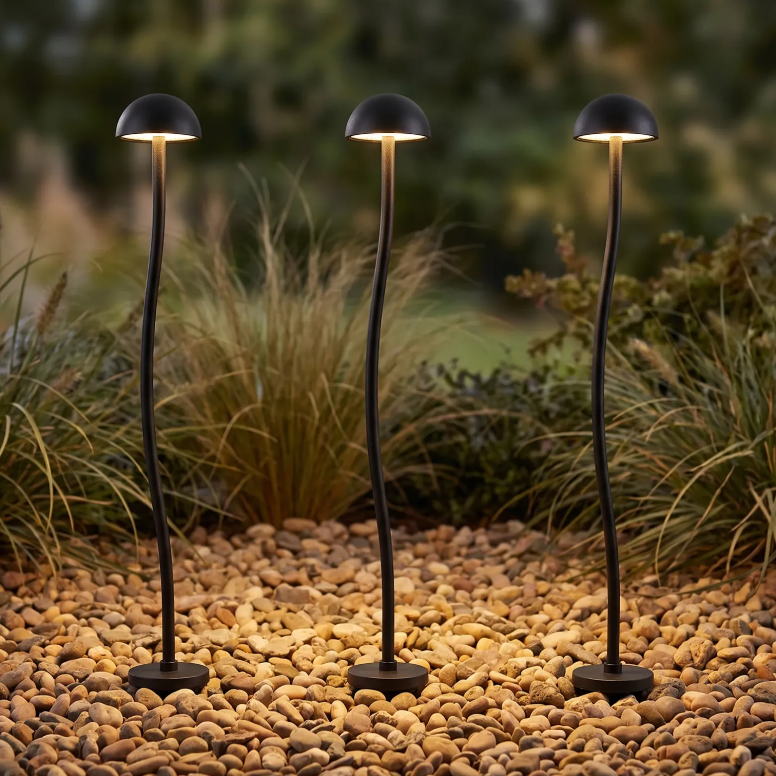 Lámpara LED con pica Lindby Soremi, negra, juego de 3 unidades, IP44