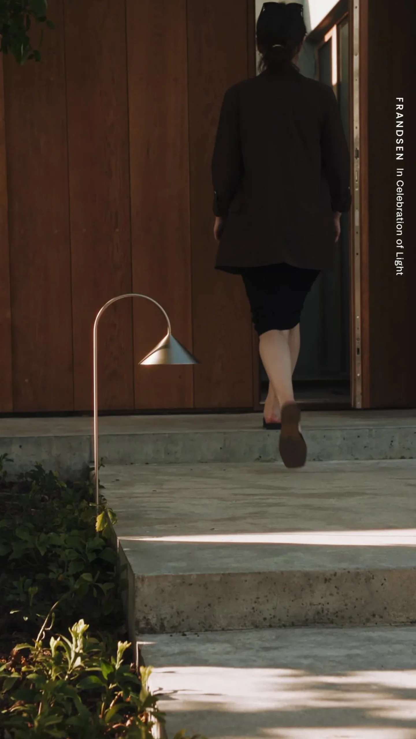 Lámpara LED con pica para clavar en el suelo Grasp de FRANDSEN, acero