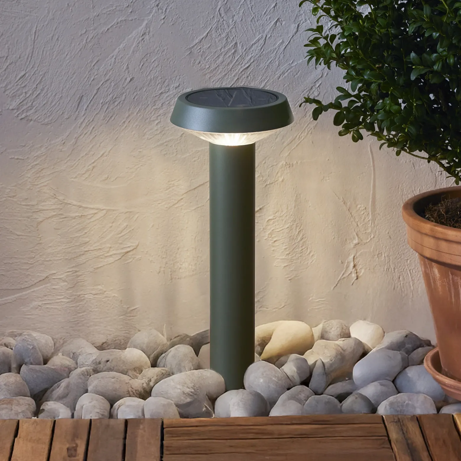 Lámpara LED con pica para el suelo «Casa», verde, altura 45 cm