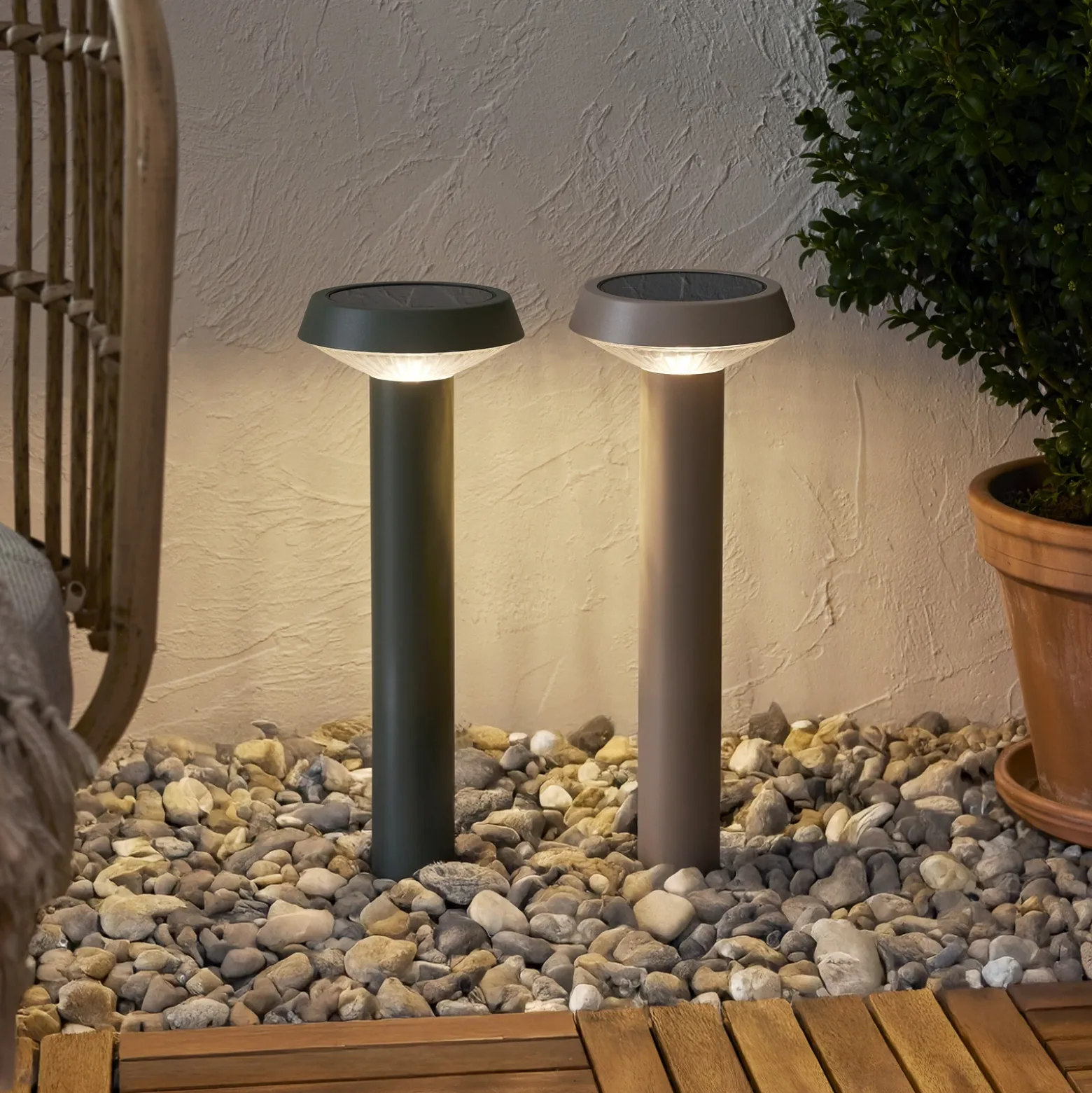 Lámpara LED con pica para el suelo «Casa», verde, altura 45 cm