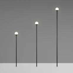 Lámpara LED con pica para suelo SCOOP, negra, 3 luces, IP44, enchufe