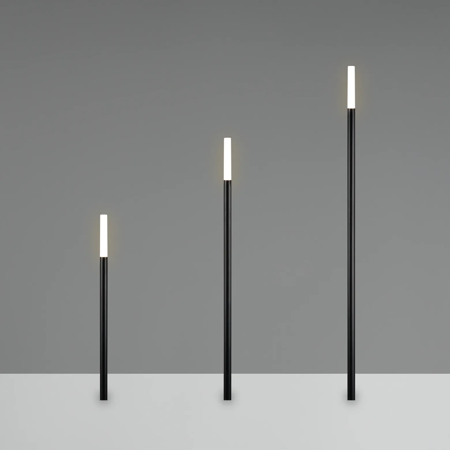 Lámpara LED con pica STICK, negra, 3 luces, IP44, enchufe