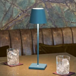 Lámpara LED de mesa con batería recargable Nuindie, USB-C, azul, IP54, atenuable