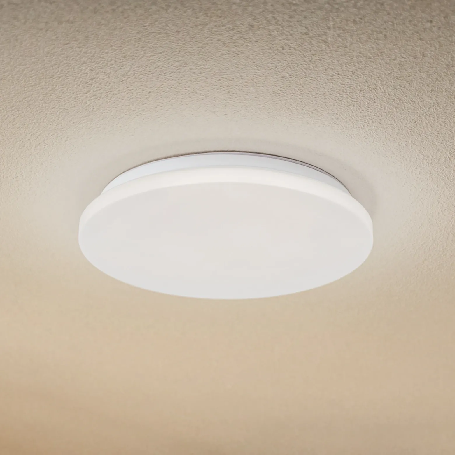 Lámpara LED de techo para exterior Lindby Kirkola, 3000 K, Ø 34 cm, blanca