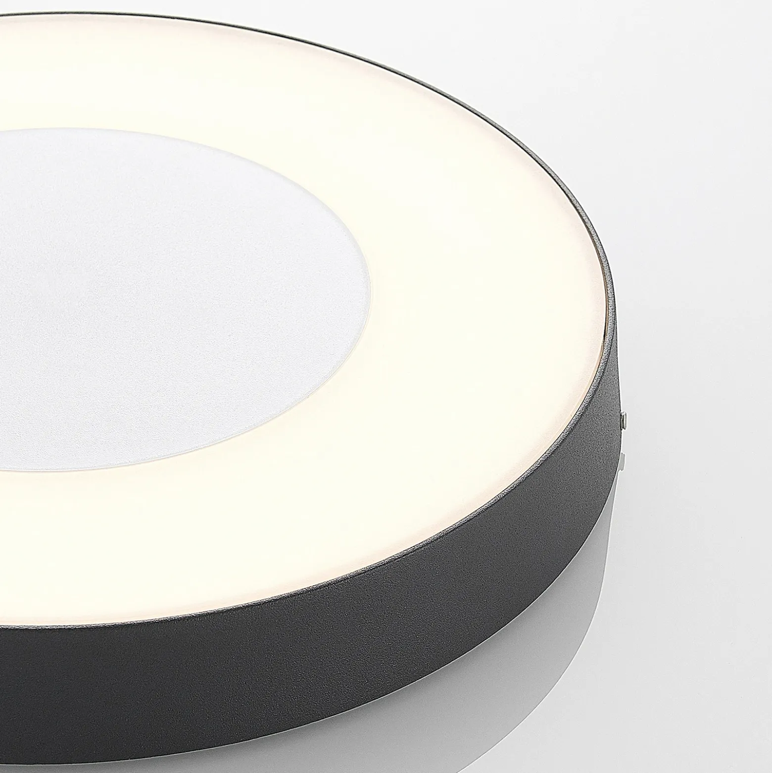 lámpara LED de techo para exterior Lucande Sora, redonda, sensor, IP54