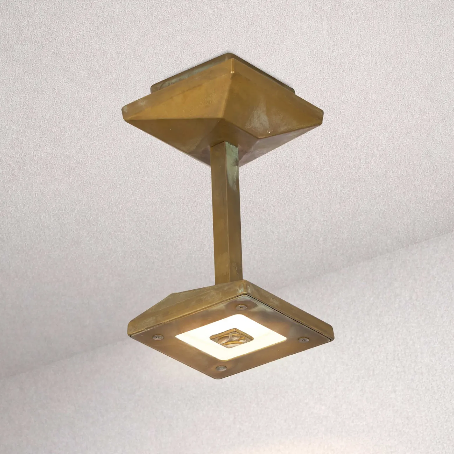 Lámpara LED de techo para exterior Aura Edge, altura 20 cm, latón envejecido